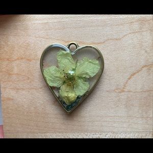 Heart flower pendant